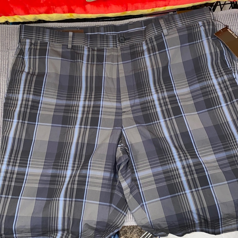 Men’s NWT Perry Ellis black plaid shorts dressy,  sz 40